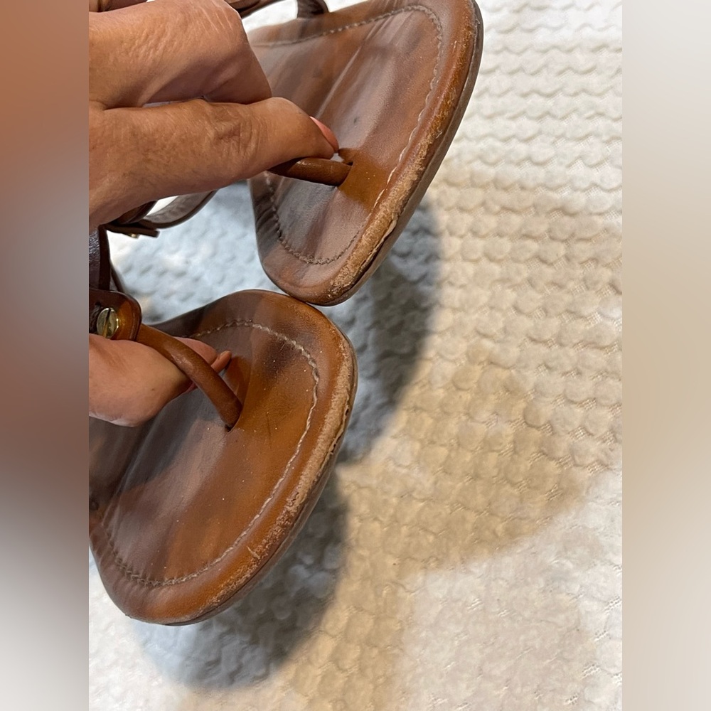 Tory Burch Tan Brown Leather Logo Thong Sandals - Picture 6 of 7